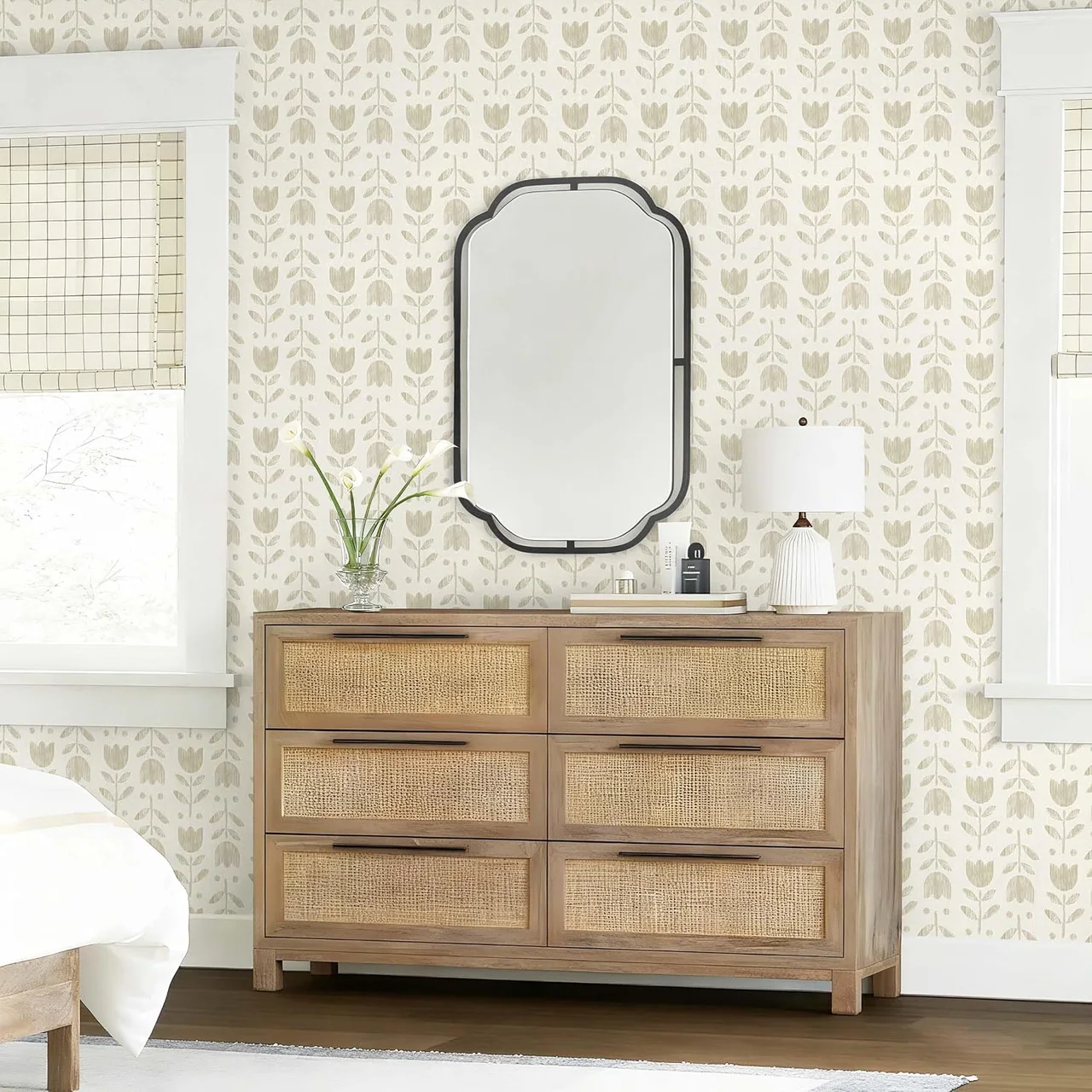 Heroad Neutral Floral peel and stick wallpaper in a room