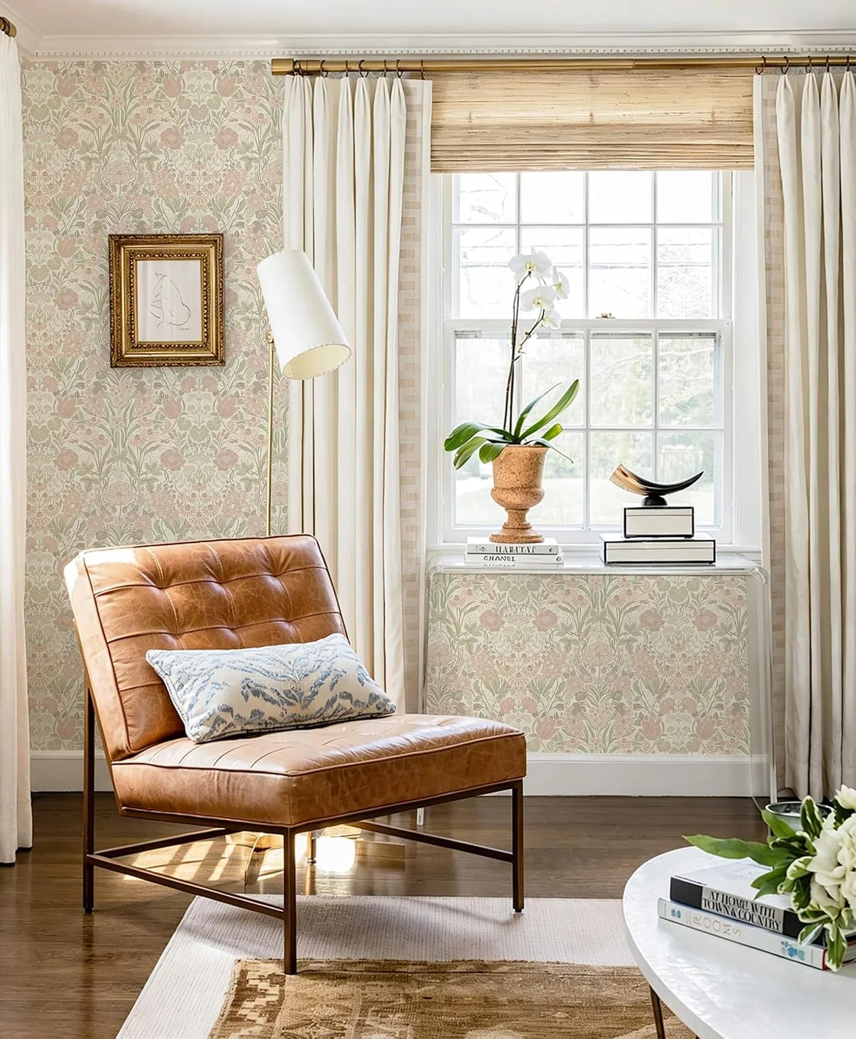 Heroad Pink and Green Vintage Floral peel and stick wallpaper in a room
