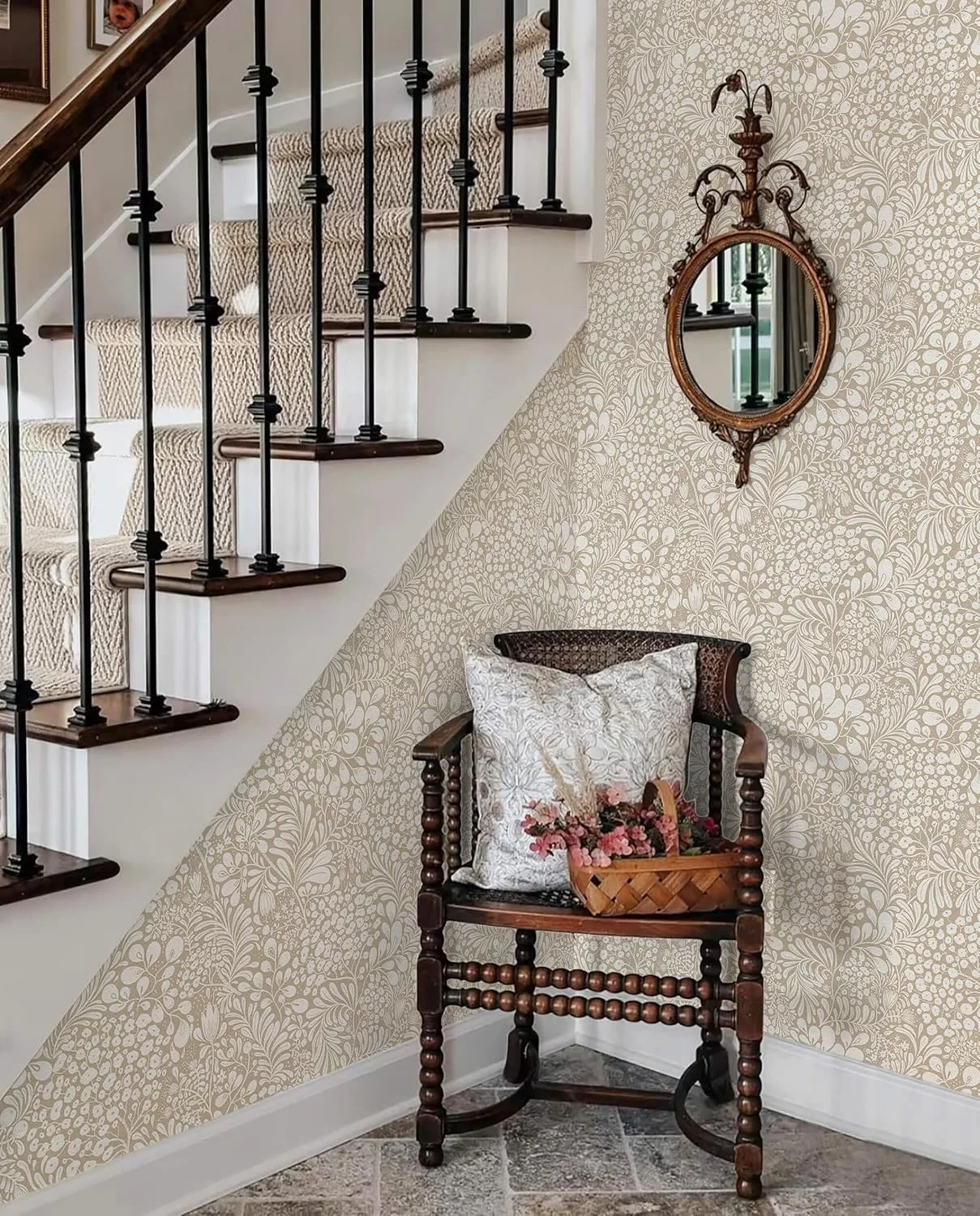 Heroad Beige Vintage Floral peel and stick wallpaper in a room