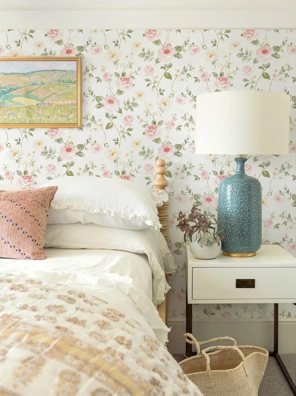 Heroad Pink Rose Floral peel and stick wallpaper in a room