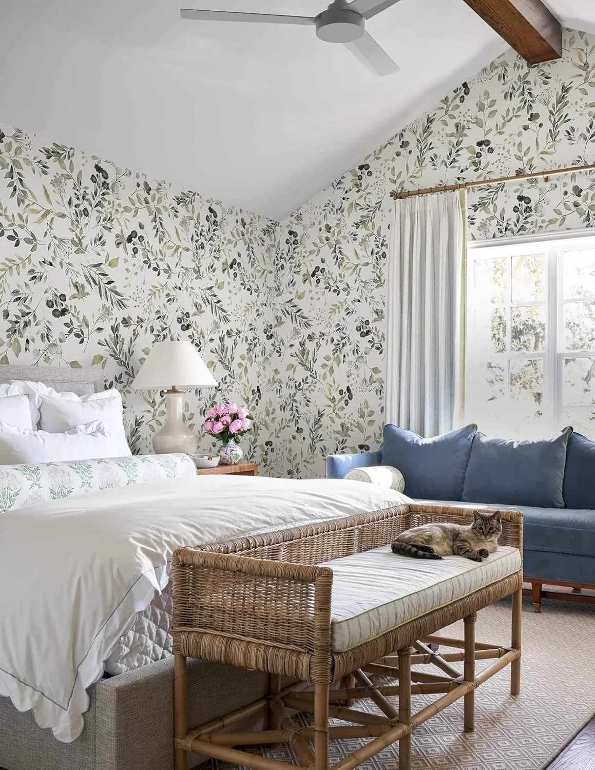 Heroad Green Vintage Leaf peel and stick wallpaper in a room