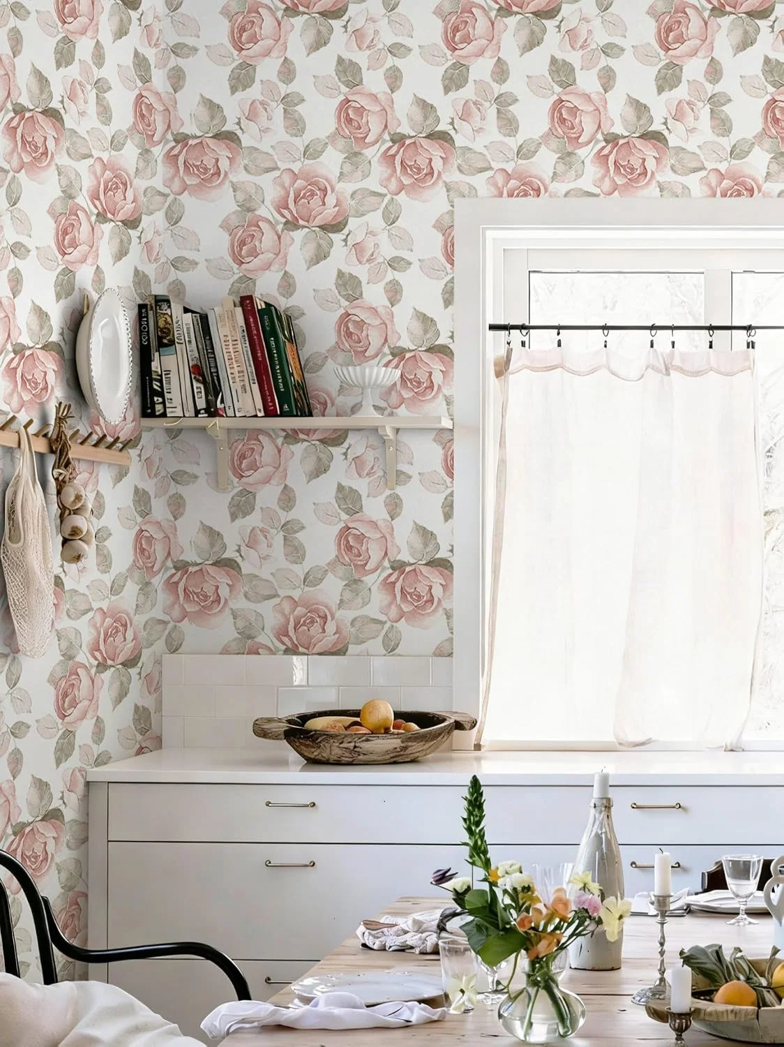 Heroad Blush Rose Vintage Floral peel and stick wallpaper in a room