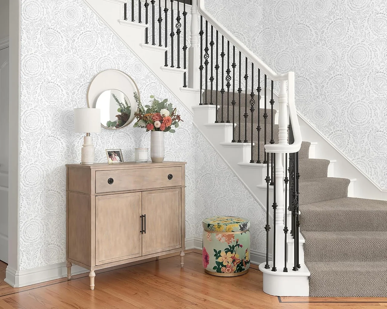 Heroad Grey Modern Floral peel and stick wallpaper in a room