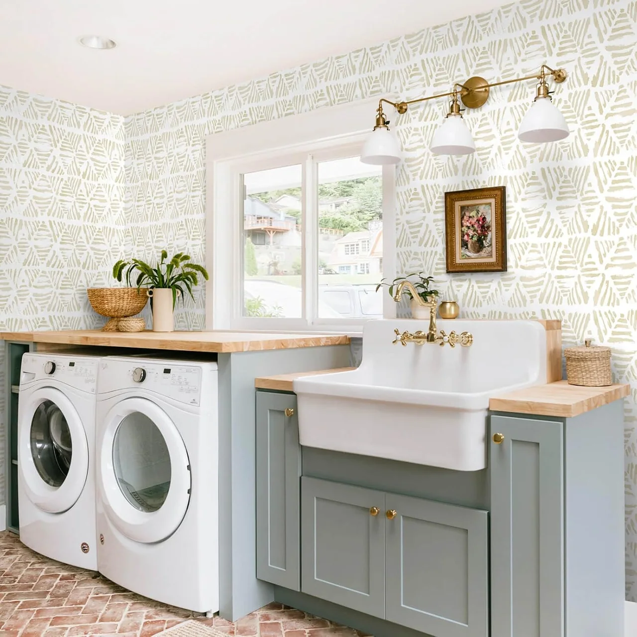 Heroad Beige Boho Triangle peel and stick wallpaper in a room