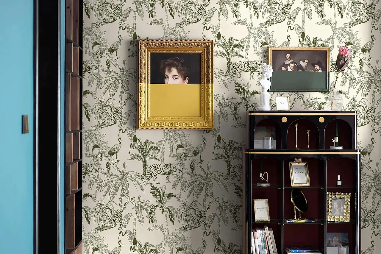 Heroad Beige Boho Jungle peel and stick wallpaper in a room