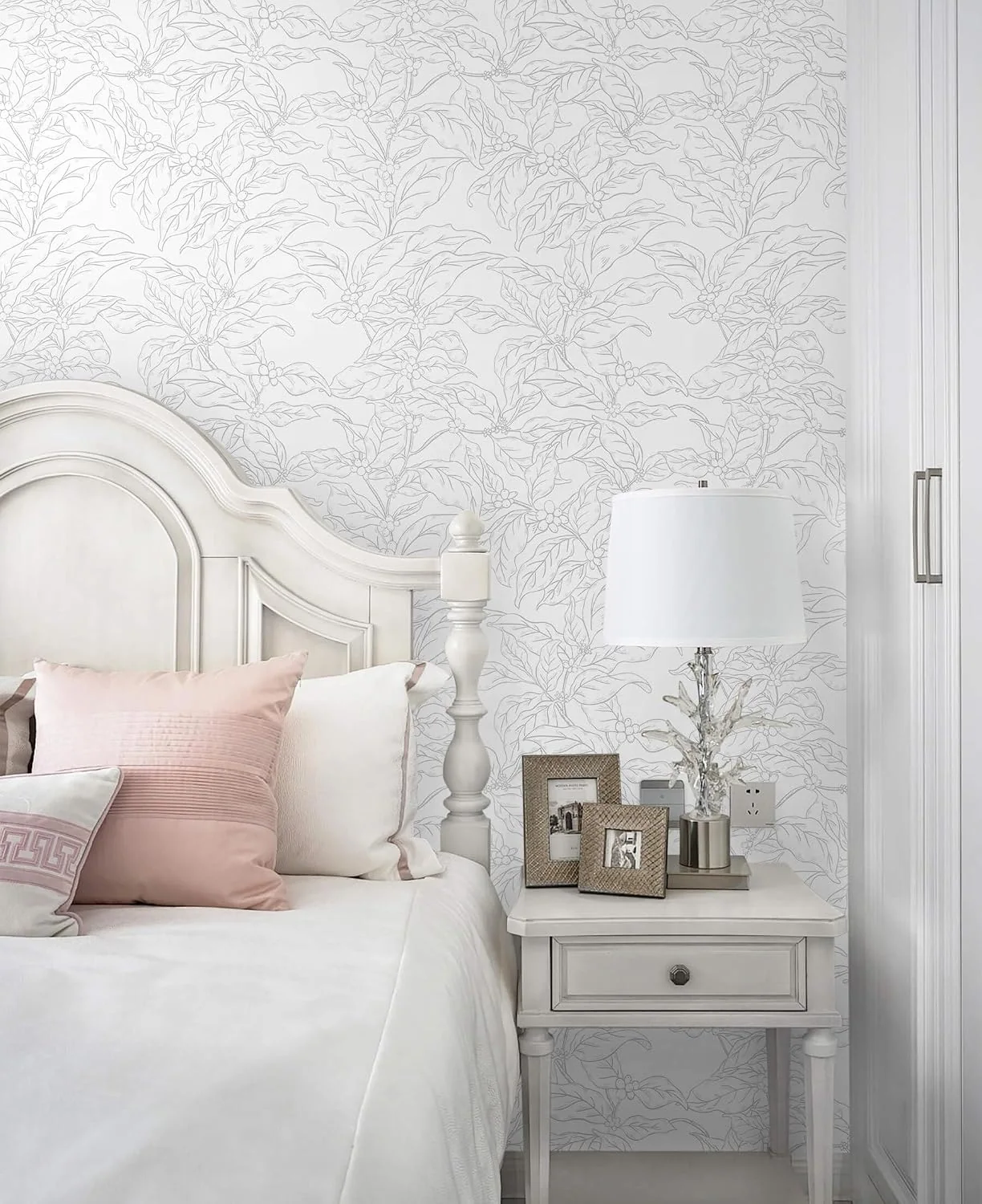Heroad Grey Boho Leaf peel and stick wallpaper in a room