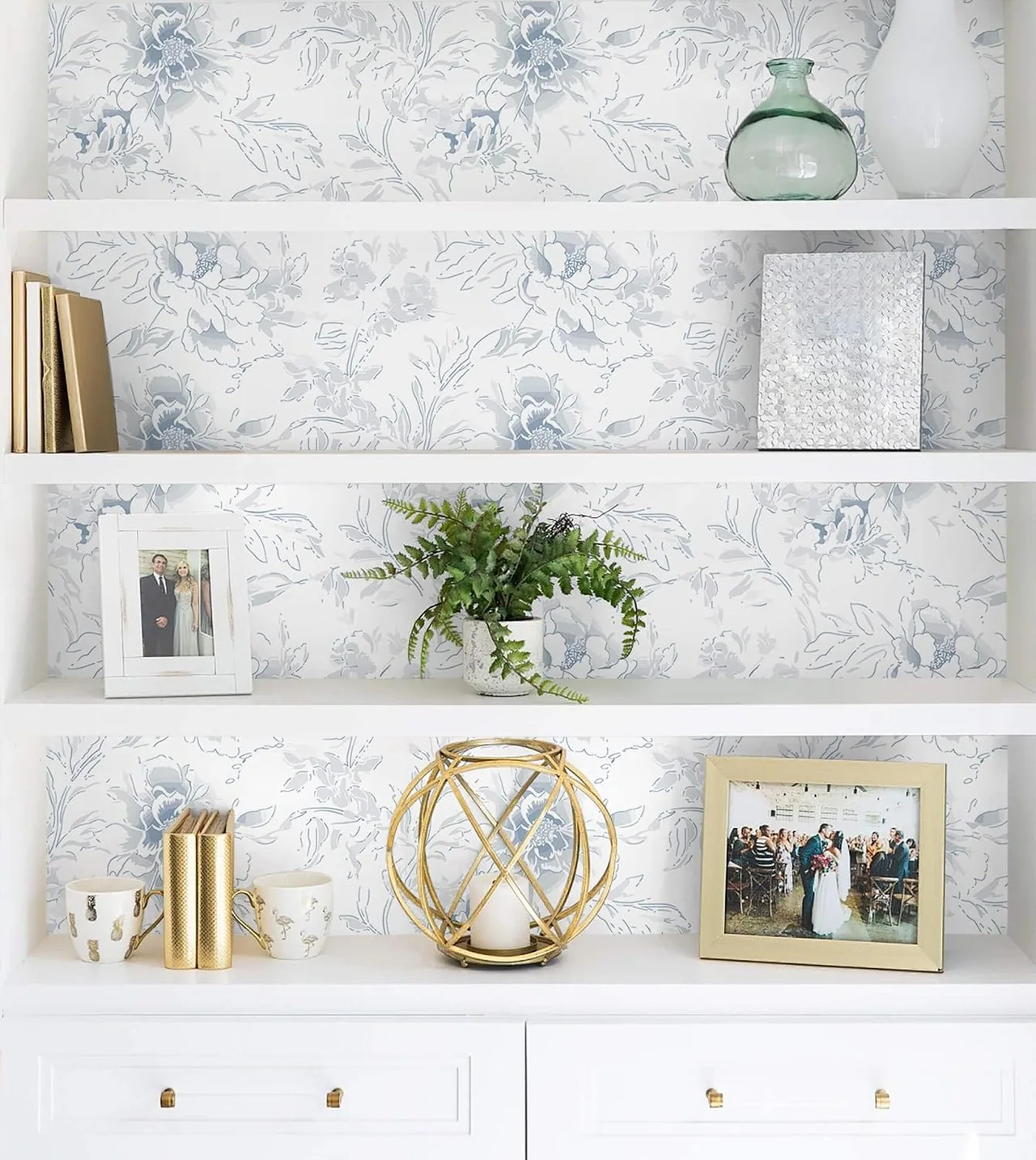 Heroad Blue and White Boho Floral peel and stick wallpaper in a room
