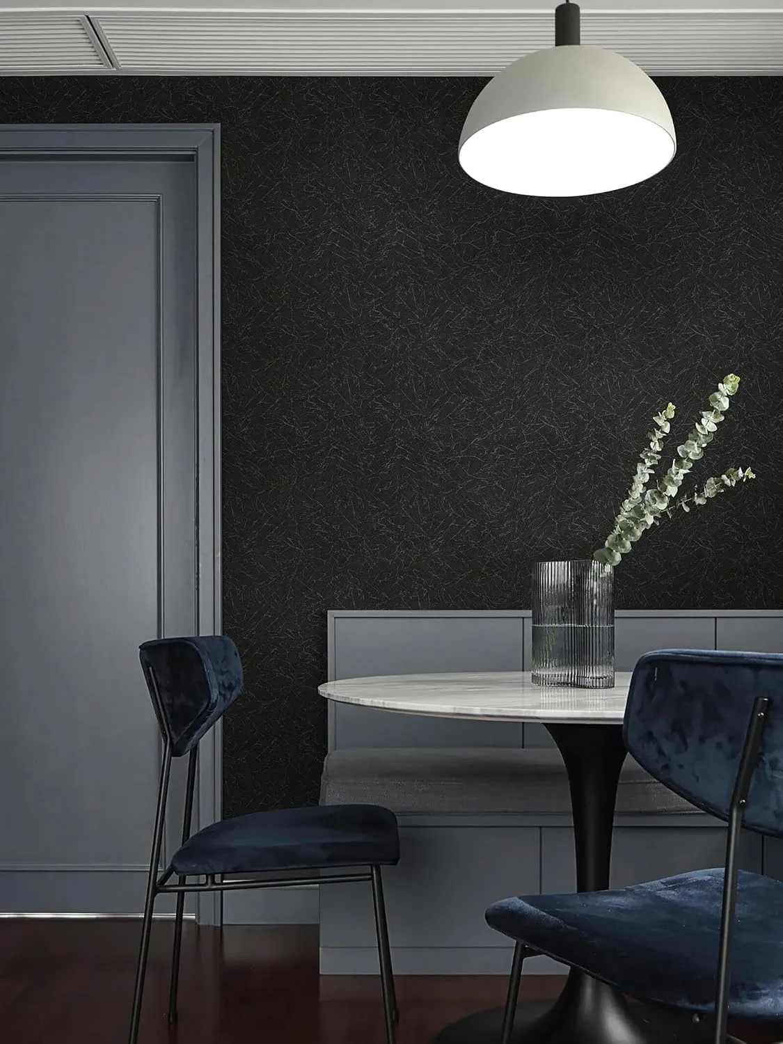Heroad Black Silk peel and stick wallpaper in a room