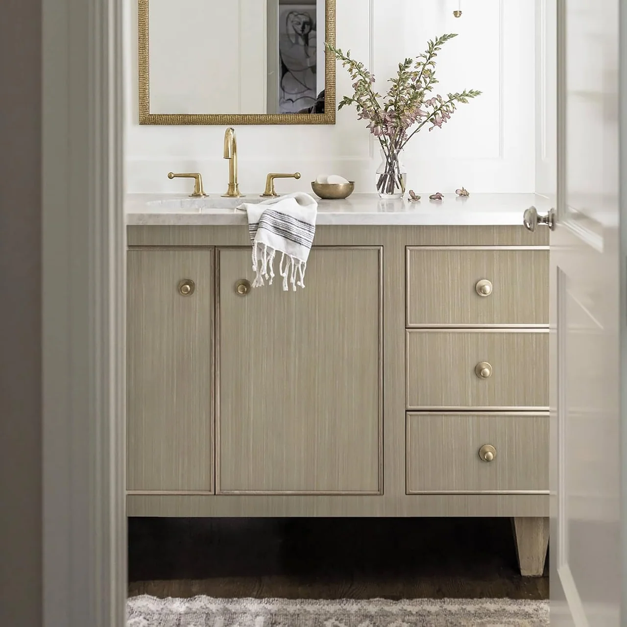 Heroad Modern Oak peel and stick wallpaper in a room