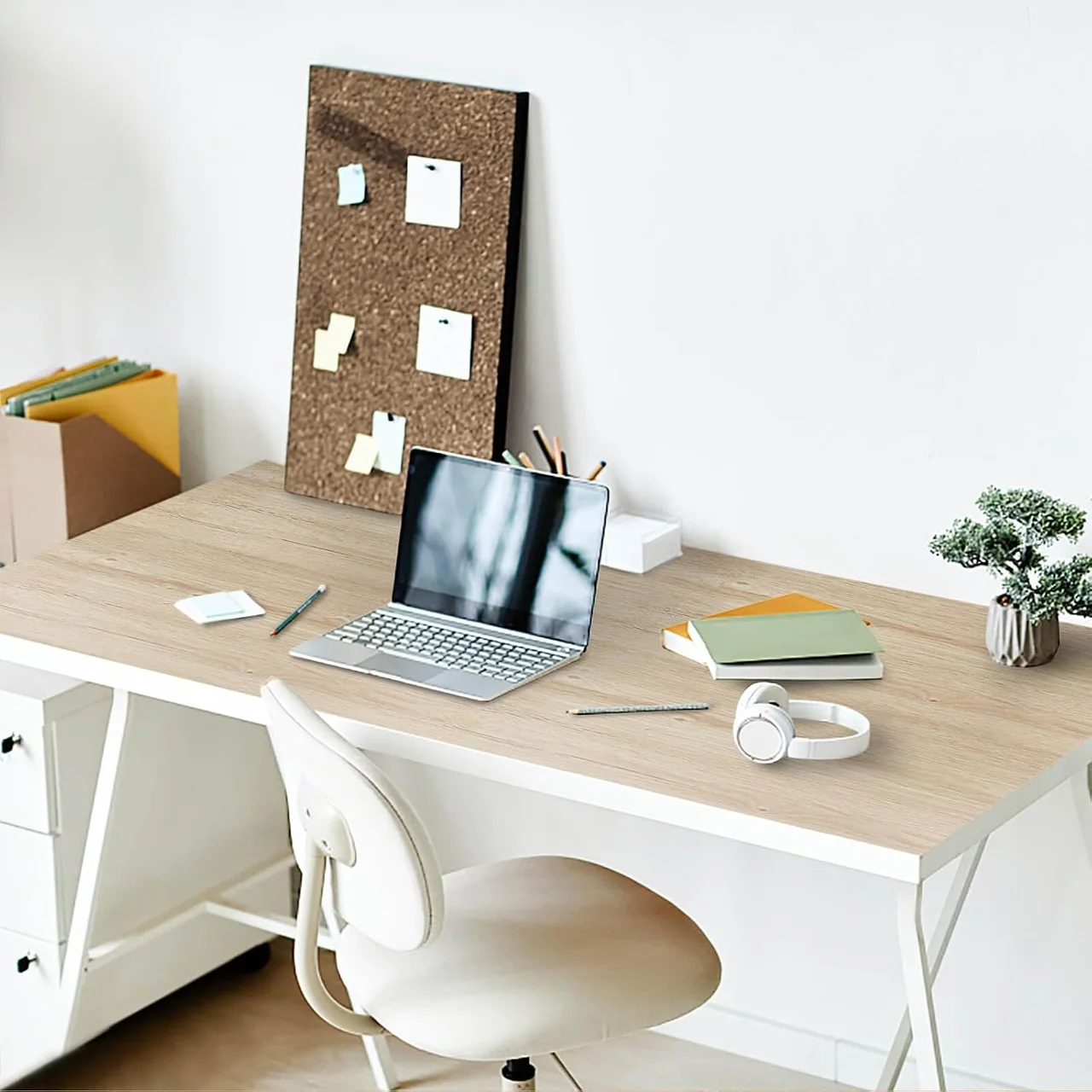 Heroad Light Oak Wood Grain peel and stick wallpaper in a room
